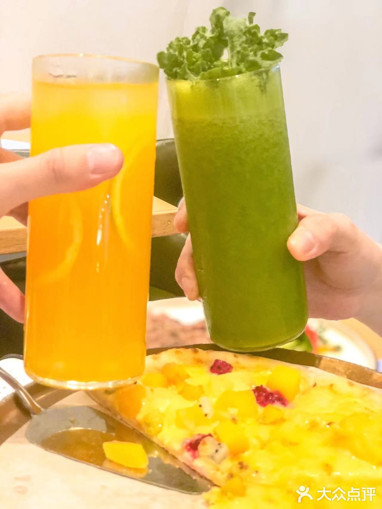 好久没来这家西餐厅一起吃西餐了！