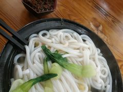 -丽虹云南过桥米线(兴工街店)