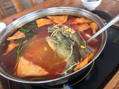 -苗伯妈酸汤火锅