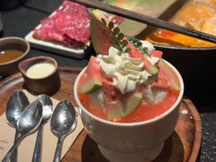 白桃乌龙·芭乐酥山-大龙燚·旷野鲜火锅(广州首店)