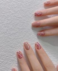 -进巍美甲美睫