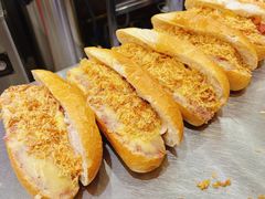 -Bánh Mì Huynh Hoa