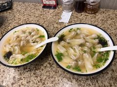 招牌三鲜馄饨与面-小倩倩•鸡汤馄饨(江西路创始店)