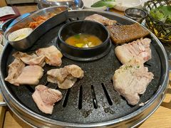 -江南猪肉商会无限续吃(弘大店)