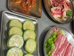 -围炉肉舍丹东海鲜烤肉·烤活鳗(步行街店)