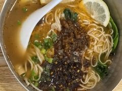 -魔都三兄弟酸辣粉·蘸卤炸串(虹桥万科店)
