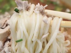 -亮亮面馆(经六路店)