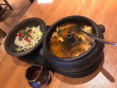 -云海肴·汽锅鸡·云南菜(天山百盛优客店)