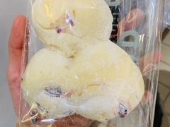 蔓越莓牛奶包-PAPER STONE BAKERY(天环店)