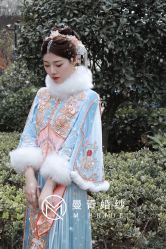 点击看大图 -曼青婚纱礼服馆