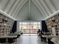 -钟书阁(松江泰晤士小镇店)