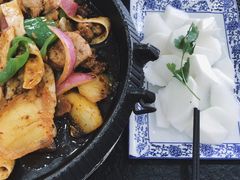 特色炕锅羊肉-撒拉人家.酸菜牦牛肉火锅