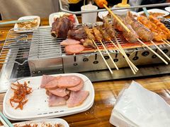 -哈尔滨小酒馆·鲜肉现穿自助烧烤(康新花园店)
