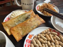腊肉春卷-東茅街茶馆