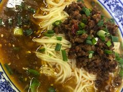 -渝之汇牛肉豌杂面