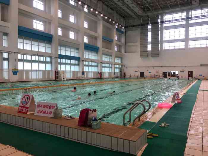 西青体育馆李宁运动中心-"周末带孩子来玩,人太多了,而且基本上都是.