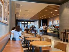 用餐区-星巴克(广州百信广场东区店)