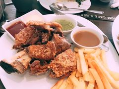 -Chom Cafe and Restaurant
