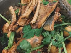 龙凤鸡煲-芳村榕树头叹佬鸡煲(体育西店)
