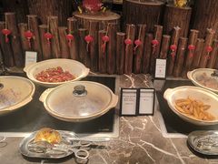 -广州万富希尔顿酒店·感趣自助餐厅·金秋蟹宴生蚝海鲜刺身