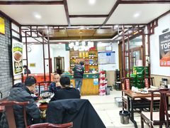 -湖南人家湘菜馆(镇江路店)