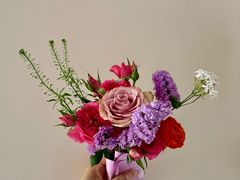 -何兮花店·气球派对鲜花店(马桥银春路万科城店)