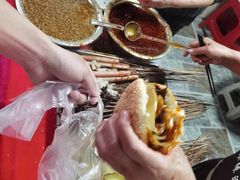 -老鼓楼麻辣烫夹馍