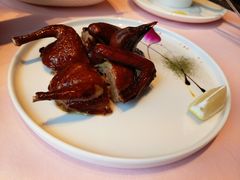 炸乳鸽-龙鲜会·澳门生鲜火锅(诚品店)