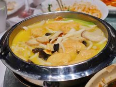 杂菌鱼腐煲-79号渔船海鲜饭店(宝安店)