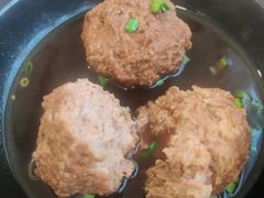 蟹黄狮子头-鸿运酒楼