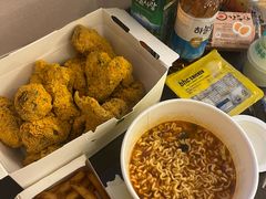 -BHC炸鸡(明洞总店)