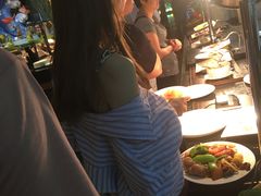 -三英温泉度假酒店-自助餐厅