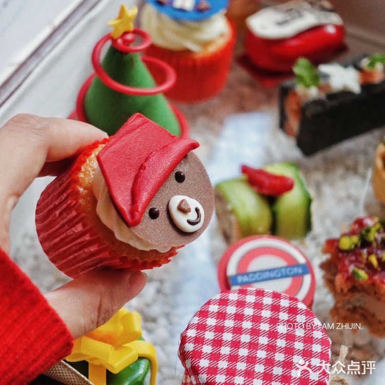 氛围氛围感十足的CHRISTMAS | 帕丁顿熊慈善下午茶