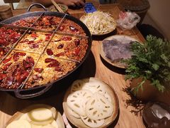 -白乐天毛肚火锅馆(解放碑店)