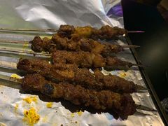 羊肉串-西街夜油条·麻团包乌饭