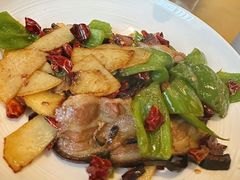 湘西腊肉炒土豆-boundaries籬苑(瑞光创意工厂-贰号院店)