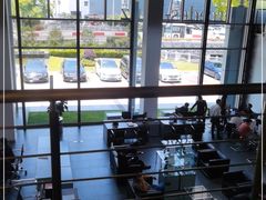 -上海星瀚奔驰4S店(红柳路店)