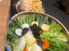 -尚尚仙·酸汤猪手·猪肚鸡火锅(华联万柳购物中心店)