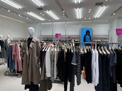 -百年港湾奥特莱斯(香炉礁店)