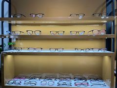 -罗伯特眼镜·蔡司官方授权(罗湖国贸店)