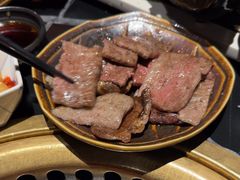 -山川小町·极番烧肉(新地假日广场店)