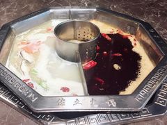 鸳鸯锅-佬土鹅肠火锅(解放路店)