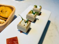 杭州葱油饼配鹅肝慕斯-淮扬韵(市政府汉神店)