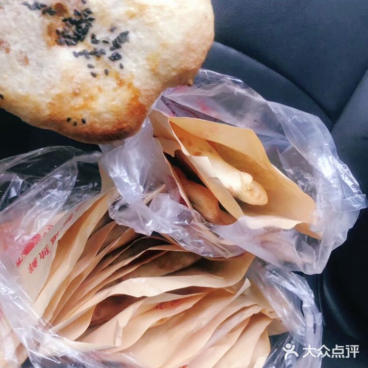 烧饼糯米粑粑折耳根早餐吃了管一天的节奏