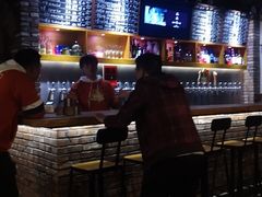 -麦落精酿啤酒餐吧(先农大院店)