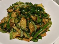 -阿瓦山寨·湘菜现炒·剁椒鱼头王(咸阳总店)