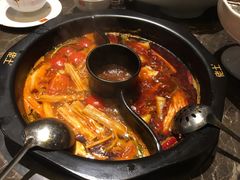 -佬土鹅肠火锅(解放路店)