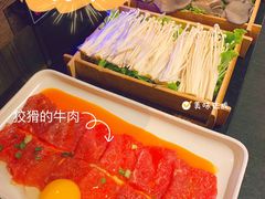 -尚尚仙·酸汤猪手·猪肚鸡火锅(华联万柳购物中心店)