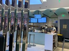 -奈雪的茶(亨特国际广场店)