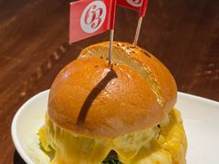 拉丝芝士牛肉堡-Bistro 63 创意融合料理(广粤天地店)